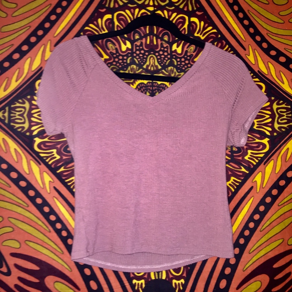 Muted pink ribbed vneck top